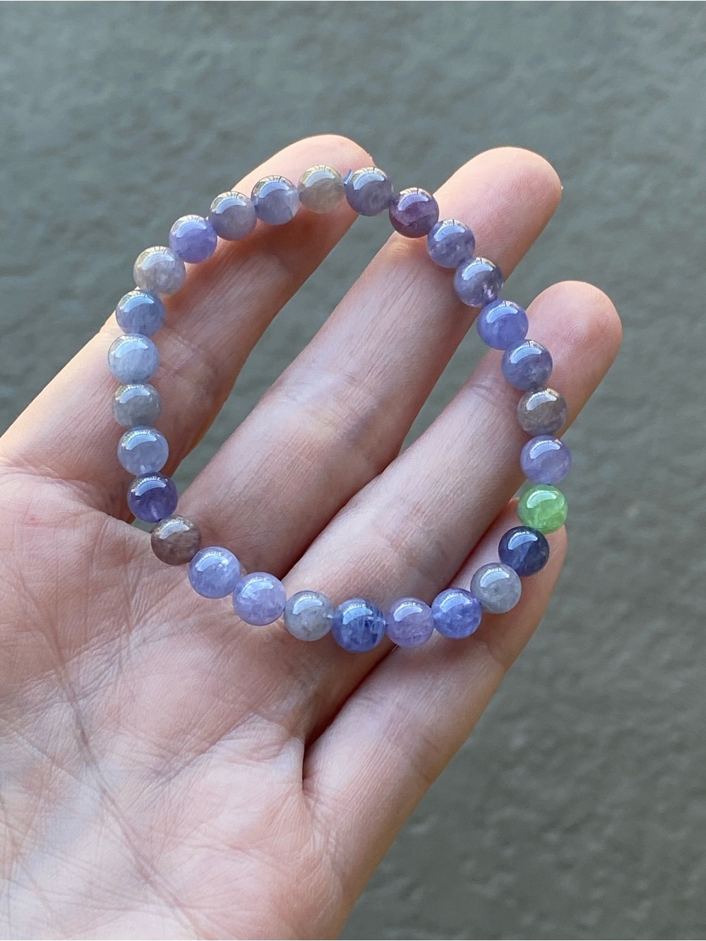 Natural Tanzanite Bracelet w Tsavorite Accent 6mm Stretch